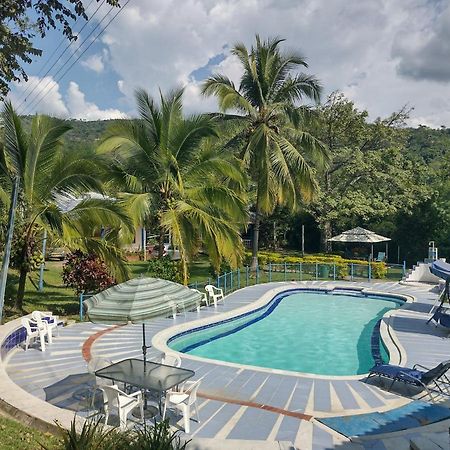 Hotel Campestre El Salitre 比列塔 外观 照片