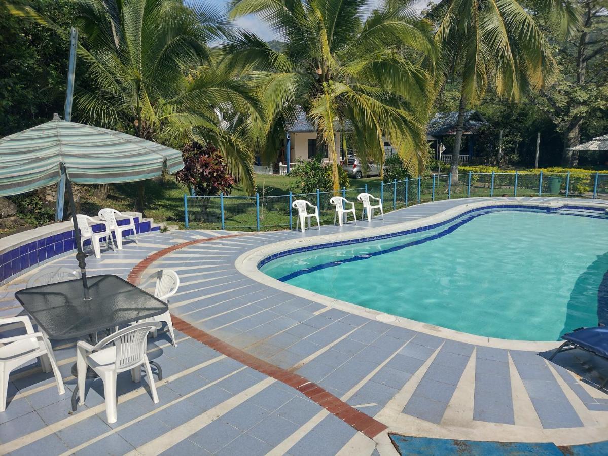 Hotel Campestre El Salitre 比列塔 外观 照片